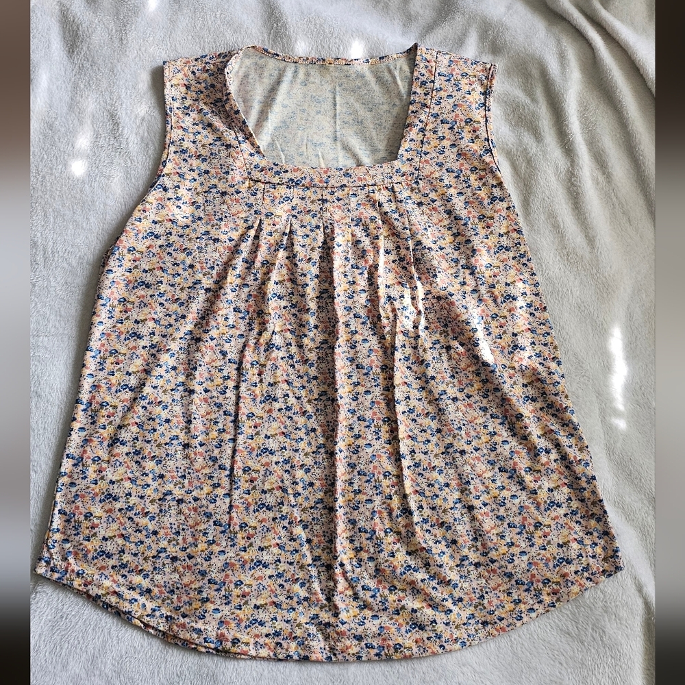 Sleeveless Floral Square-Neck Women’s Top